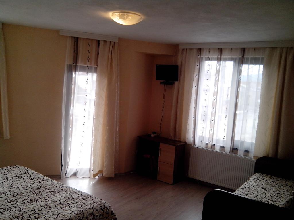 Отель Advel Guest Hous Маджаре Номер фото